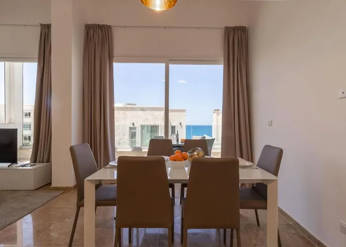 Tatil Evi Townhouse Olivia - Modern Seaview Retreat With Private Pool Pafos