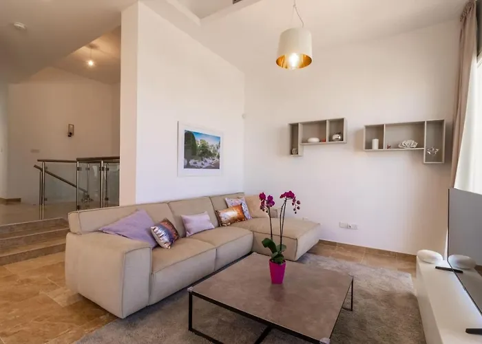 Townhouse Olivia - Modern Seaview Retreat With Private Pool Pafos