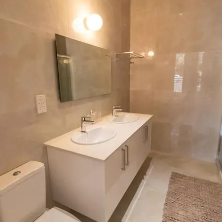 Townhouse Olivia - Modern Seaview Retreat With Private Pool