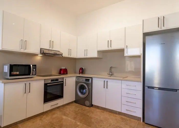 Townhouse Olivia - Modern Seaview Retreat With Private Pool *