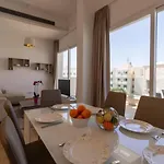 Townhouse Olivia - Modern Seaview Retreat With Private Pool